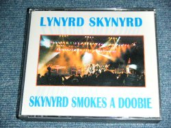 Photo1: LYNYRD SKYNYRD - SKYNYRD SMOKES A DOOBIE /  COLLECTORS BOOT  Used 2CD