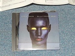 Photo1: GRACE JONES グレイス・ジョーンズ - BULLETPROOF HEART (MINT/MINT)  / 1989 JAPAN ORIGINAL Used CD