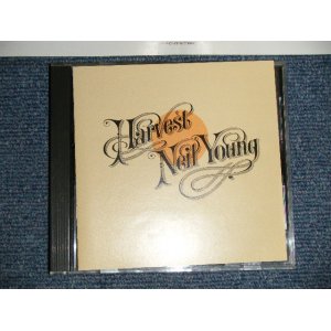 Photo: NEIL YOUNG ニール・ヤング - HARVEST (MINT-/MINT) / 1986 / 1989 Version?? JAPAN NO CREDIT PRICE MARK??  1st Press?? Used CD 