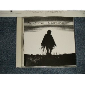 Photo: NEIL YOUNG ニール・ヤング - HARVEST MOON (MINT-/MINT) / 1992 JAPAN ORIGINAL Used CD 