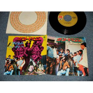 Photo: The SANDPIPERS サンドパイパーズ - A)SANTO DOMINGO サント・ドミンゴ  B)BEYOND THE VALLEY OF THE DOLLS ワイルド・パーティー (Ex+++ /Ex++ Looks:Ex+++) / 1970 JAPAN ORIGINAL Used 7"Single 