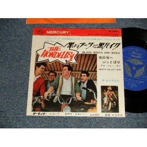 Photo: The HONDELLS ホンデルス- BLACK BOOTS AND BIKES 黒いブーツに黒バイク  (Ex+/Ex++ / 1965  JAPAN ORIGINAL Used 7"45 rpm Single With PICTURE COVER