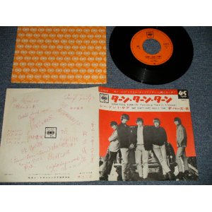 Photo: THE BYRDS ザ・バーズ - A)TURN TURN TURN   B)SHE DON'T CARE ABOUT TIME (Ex++, VG++/Ex++ WOIC, WOBC)  / 1965 JAPAN ORIGINAL Used 7" Single With PICTURE COVER