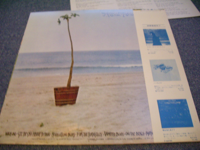 Photo: NEIL YOUNG - ON THE BEACH  / 1974 JAPAN ORIGINAL LP With OBI 
