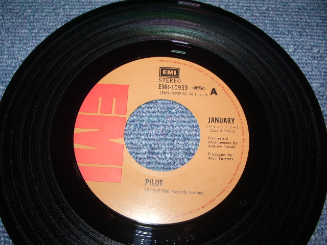 Photo: PILOT - JANUARY  / 1975 JAPAN Golden Coupling 7"SINGLE 