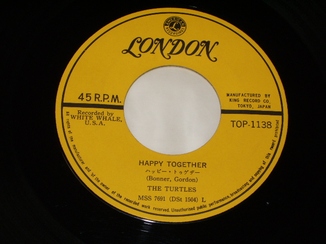 Photo: TURTLES タートルズ - A) HAPPY TOGETHER ハッピー・トゥゲザー    B) WE'LL MEET AGAIN ウイル・ミート・アゲイン (Ex+++/Ex+++) / 1967 JAPAN ORIGINAL Used 7" 45's Single 