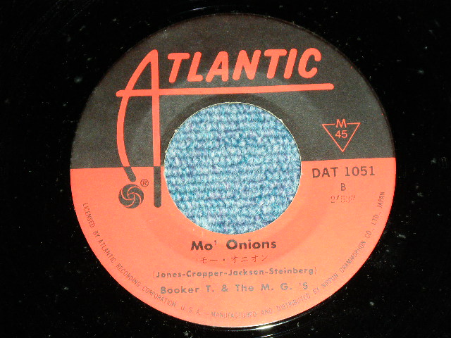 Photo: BOOKER T. & THE M.G.'S - GREEN ONIONS / 1968 JAPAN ORIGINAL Used 7"Single 