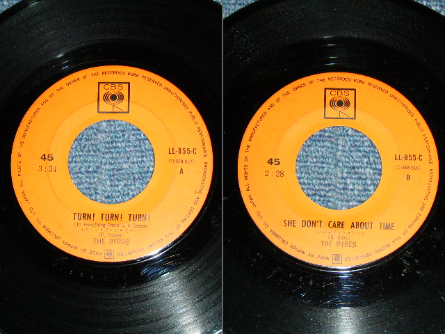 Photo: THE BYRDS ザ・バーズ - A)TURN TURN TURN   B)SHE DON'T CARE ABOUT TIME (Ex-/Ex+ PINHOLE)  / 1965 JAPAN ORIGINAL Used 7" Single With PICTURE COVER