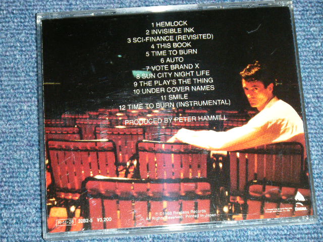 Photo: PETER HAMMILL (of VANDER GRAAF GENERATOR) ピーター・ハミル - IN A FOREIGN TOWN / 1988 JAPAN ORIGINAL Used CD 