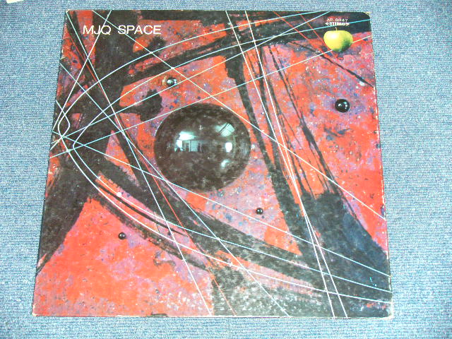 Photo: MJQ / THE MODERN JAZZ QUARTET  モダン・ジャズ・クァルテット- SPACE  宇宙 ( Ex+/MINT- Looks:MINT- ) /  JAPAN ORIGINAL Used LP 