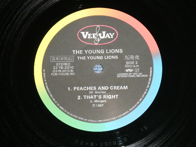 Photo: THE YOUNG LIONS ザ・ヤング・ライオンズ(WAYNE SHORTER LEE MORGAN ウェイン・ショーター、リー・-モーガン) -  THE YOUNG LIONS ( Ex+/MINT ) / 1987  JAPAN  ORIGINAL "PROMO" Used  LP  with OBI  