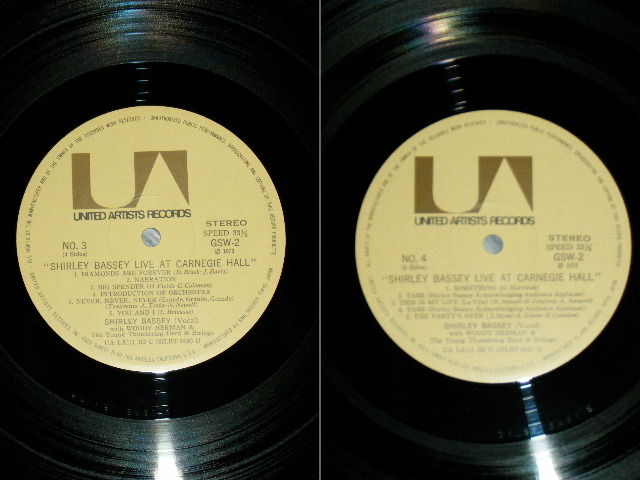 Photo: SHIRLEY BASSEY シャーリー・バッシー - LIVE AT CARNEGIE HALL カーネギー・ホール・コンサート (MINT-/MINT) / 1973 JAPAN ORIGINAL Used 2-LP with OBI オビ付