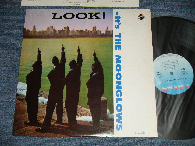 Photo1: THE MOONGLOWS - LOOK! -IT'S THE MOONGLOWS (MINT-/MINT) / 1970's JAPAN Used LP