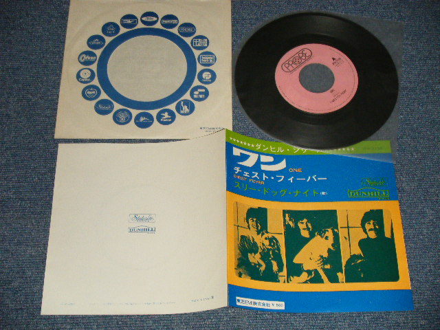 Photo1: THREE DOG NIGHT スリー・ドッグ・ナイト -  A) ONE ワン  B) CHEST FEVER チェスト・フィーバー(Ex+++/MINT-) / 1974 Version JAPAN REISSUE Used 7" Single 