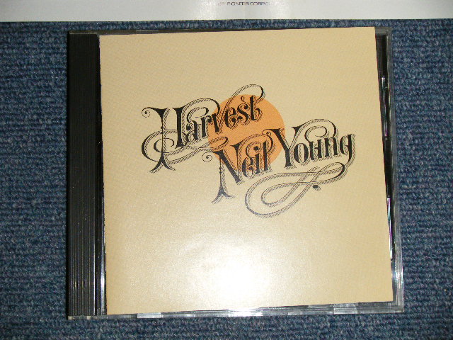 Photo1: NEIL YOUNG ニール・ヤング - HARVEST (MINT-/MINT) / 1986 / 1989 Version?? JAPAN NO CREDIT PRICE MARK??  1st Press?? Used CD 