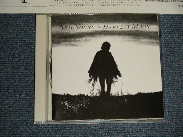 Photo1: NEIL YOUNG ニール・ヤング - HARVEST MOON (MINT-/MINT) / 1992 JAPAN ORIGINAL Used CD 