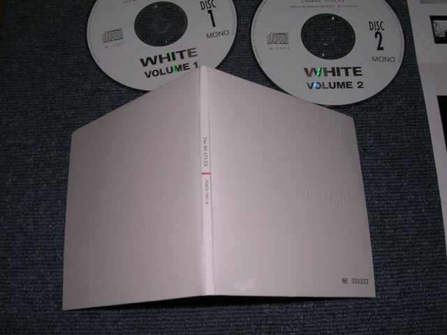 Photo: BEATLES - The Beatles WHITE ALBUM ( Uk MONO VERSION ) / Mini-LP Paper-Sleeve Used COLLECTOR'S 2 CD 