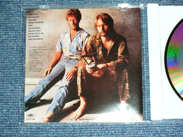 Photo: McGUINN / HILLMAN ( THE BYRDS ) - McGUINN / HILLMAN / 1998 JAPAN  ORIGINAL PROMO Used  CD With OBI 