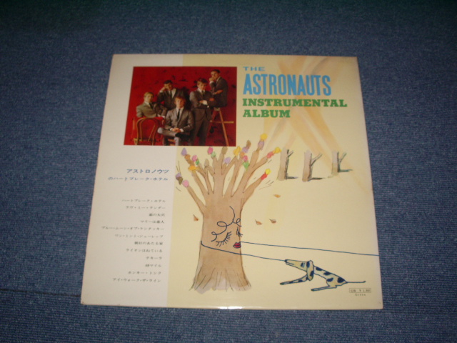 Photo: THE ASTRONAUTS -  INSTRUMENTAL ALBUM / 1960s JAPAN ONLY ORIGINAL TEST PRESS Used LP 
