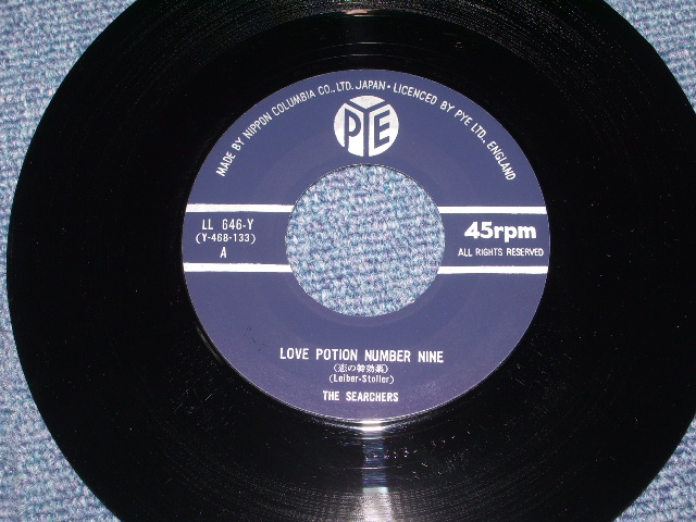 Photo: THE SEARCHERS - LOVE POTION NUMBER NINE  / 1964 JAPAN ORIGINAL Used 7" Single
