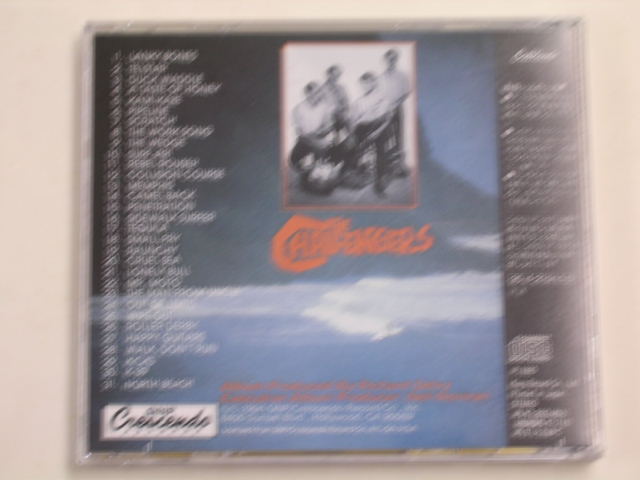 Photo: THE CHALLENGERS - KILLER SURF!  THE BEST OF / 1994 JAPAN ORIGINAL used CD With OBI 